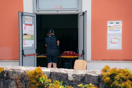 V osrčju dežele terana; Vir: Arhiv Občine Sežana 